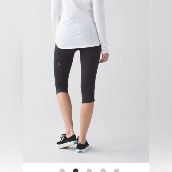 LULULEMON - In The Flow Crop II
Heathered Deep Coal sz4 - Picture 7 of 7